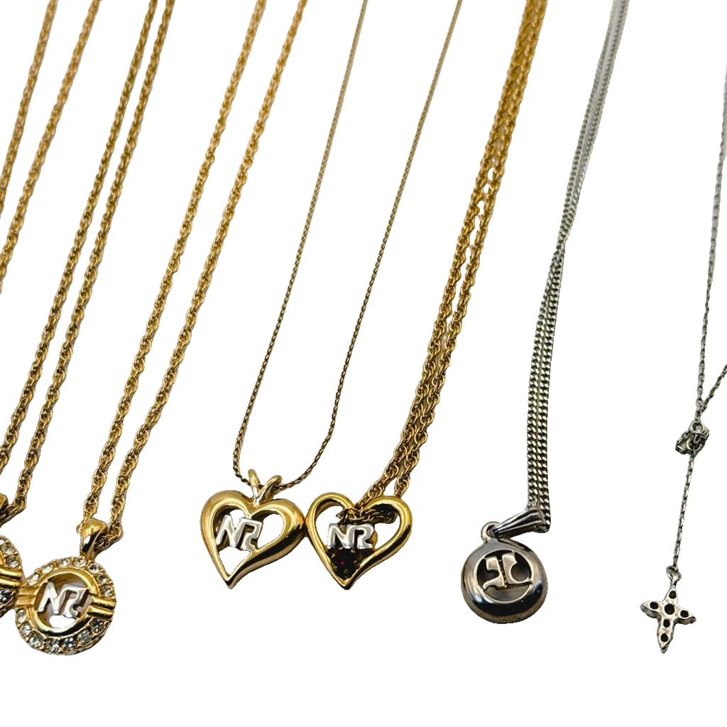 LOT DE 7 COLLIERS Nina Ricci & Courrèges (vendu à l'unité en live)