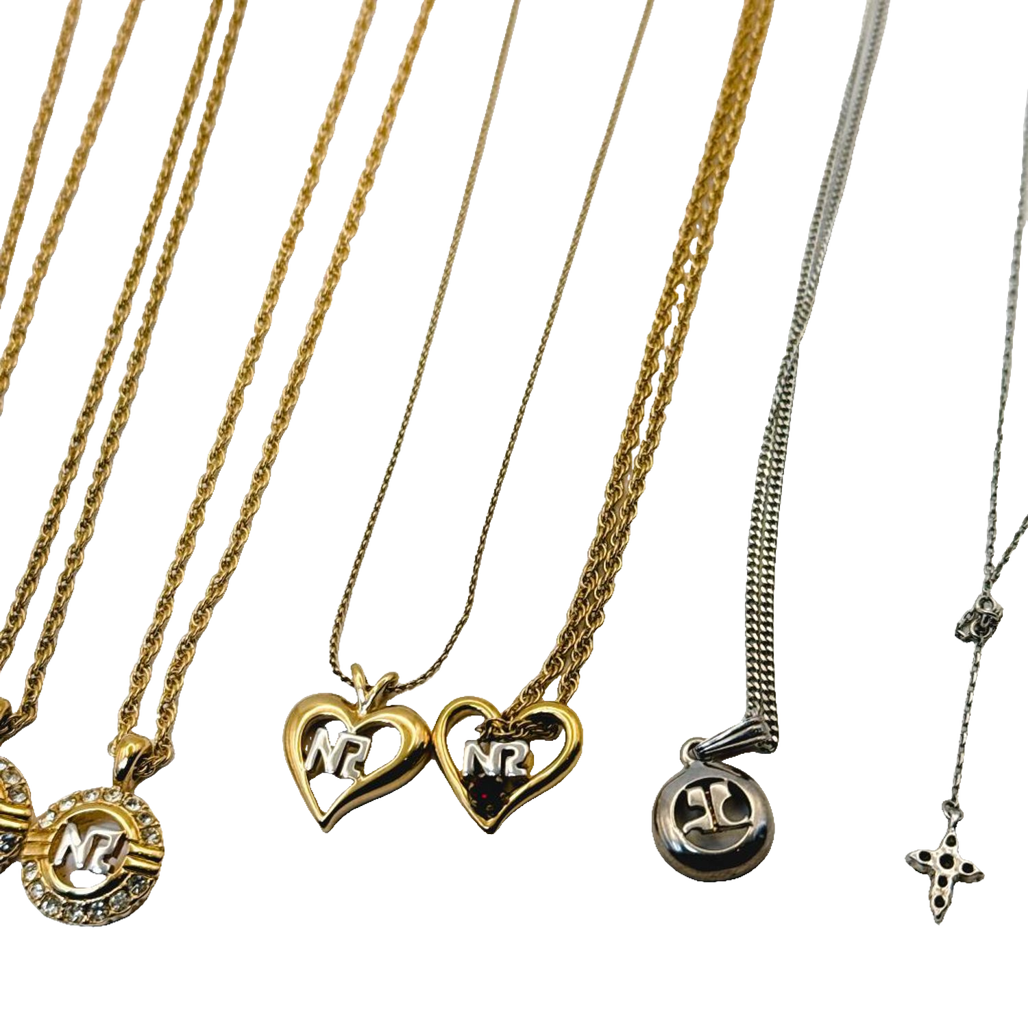 LOT DE 7 COLLIERS Nina Ricci & Courrèges (vendu à l'unité en live)