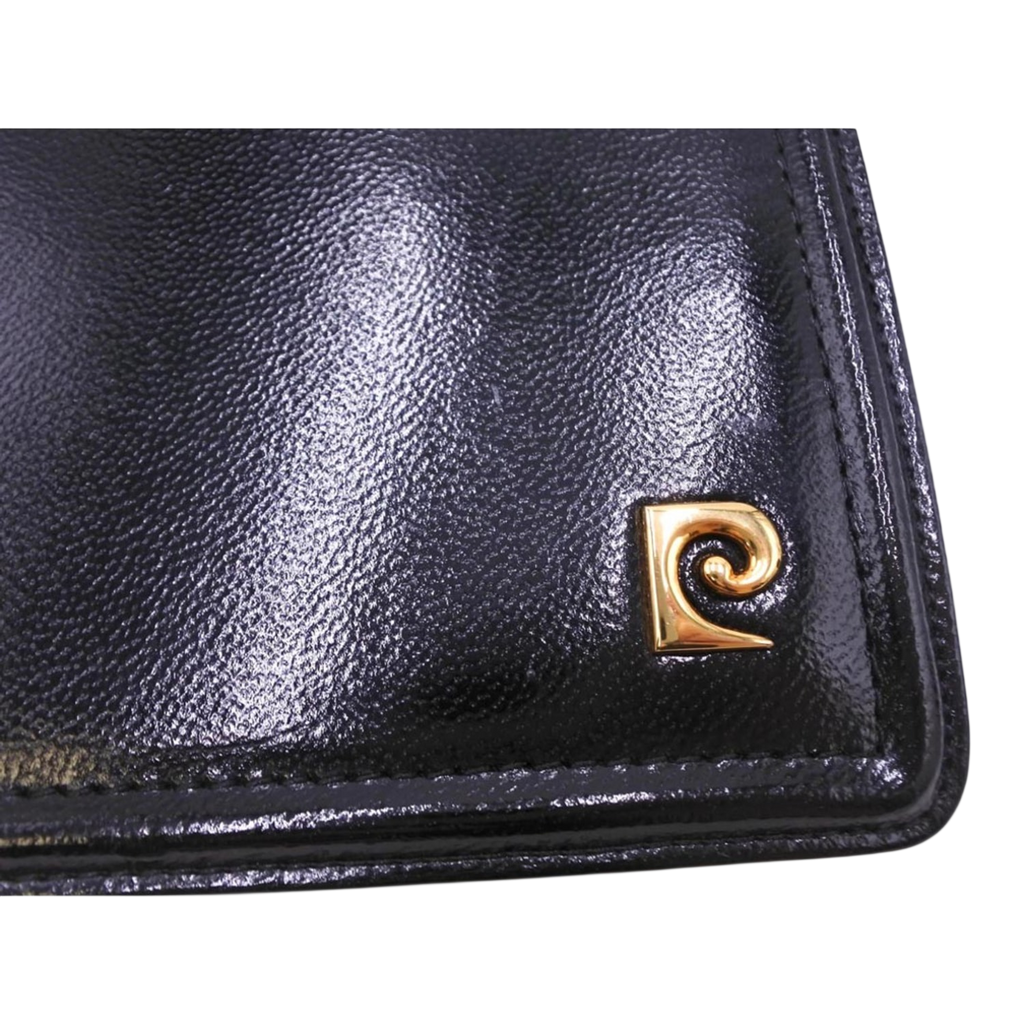PIERRE CARDIN Pochette soirée cuir noir lisse chaîne dorée logo PC