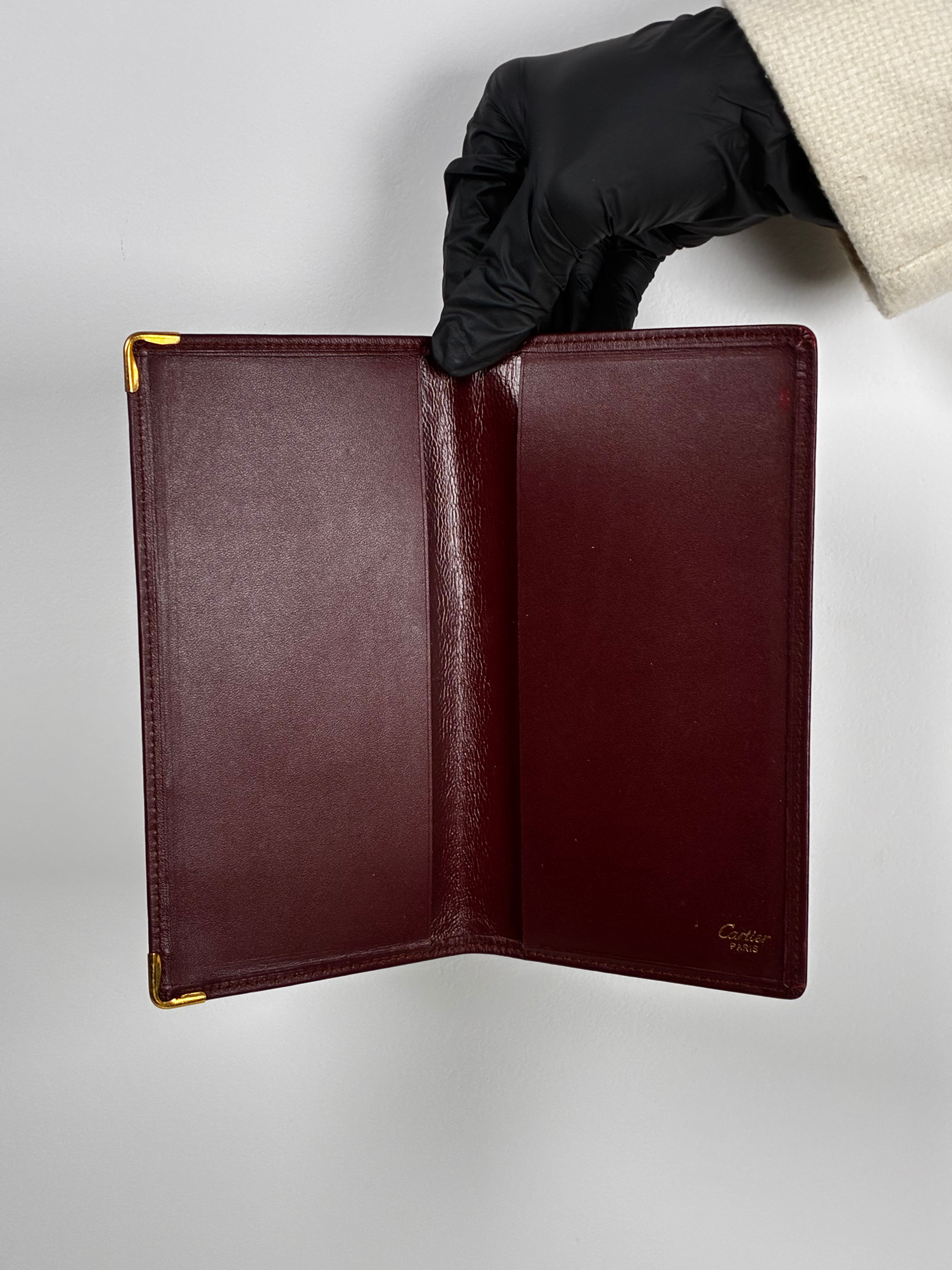 Cartier Porte-Passeport de la ligne Must de Cartier