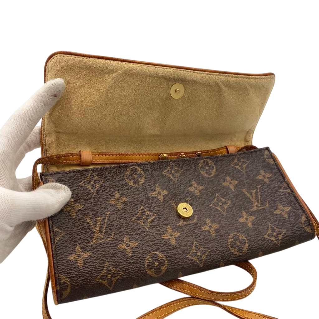 LOUIS VUITTON Monogram Wallet on Chain Pochette