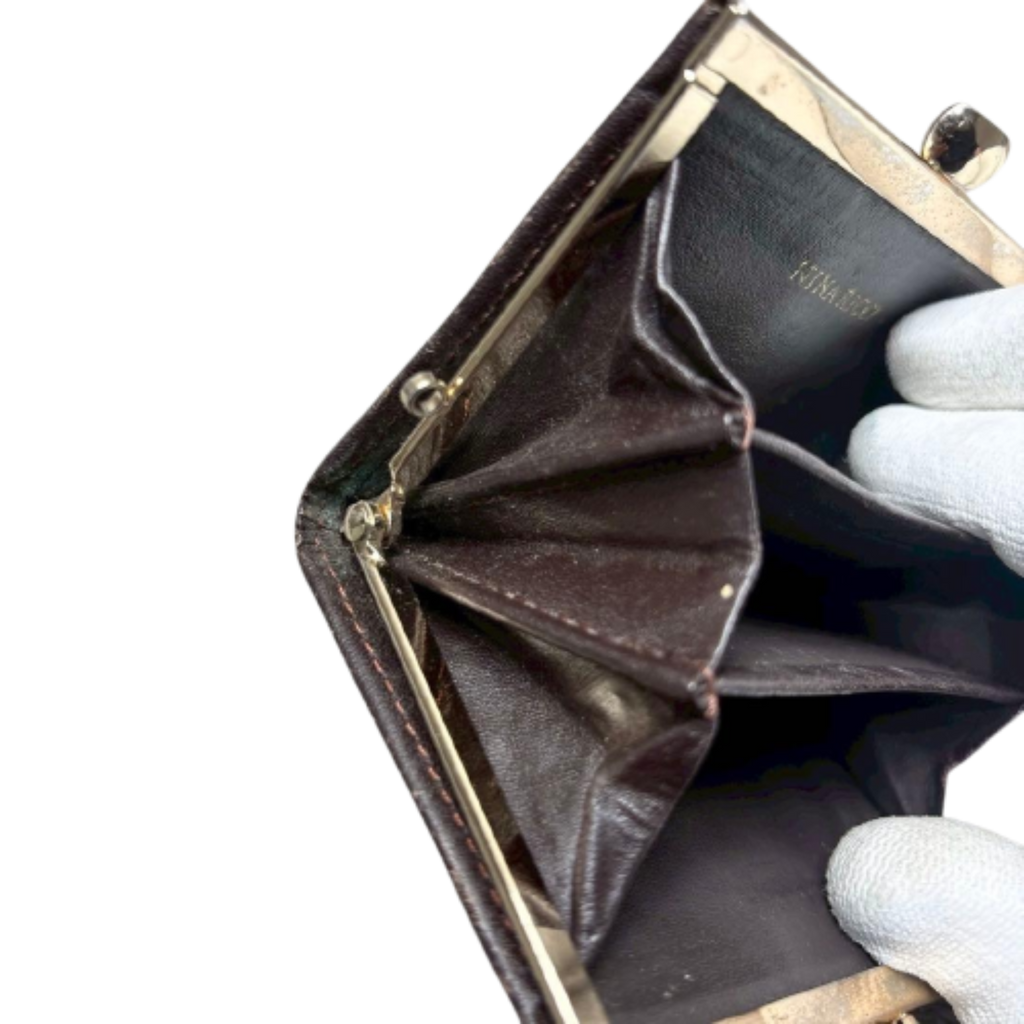 NINA RICCI Porte-monnaie fermeture à fermoir marron gris