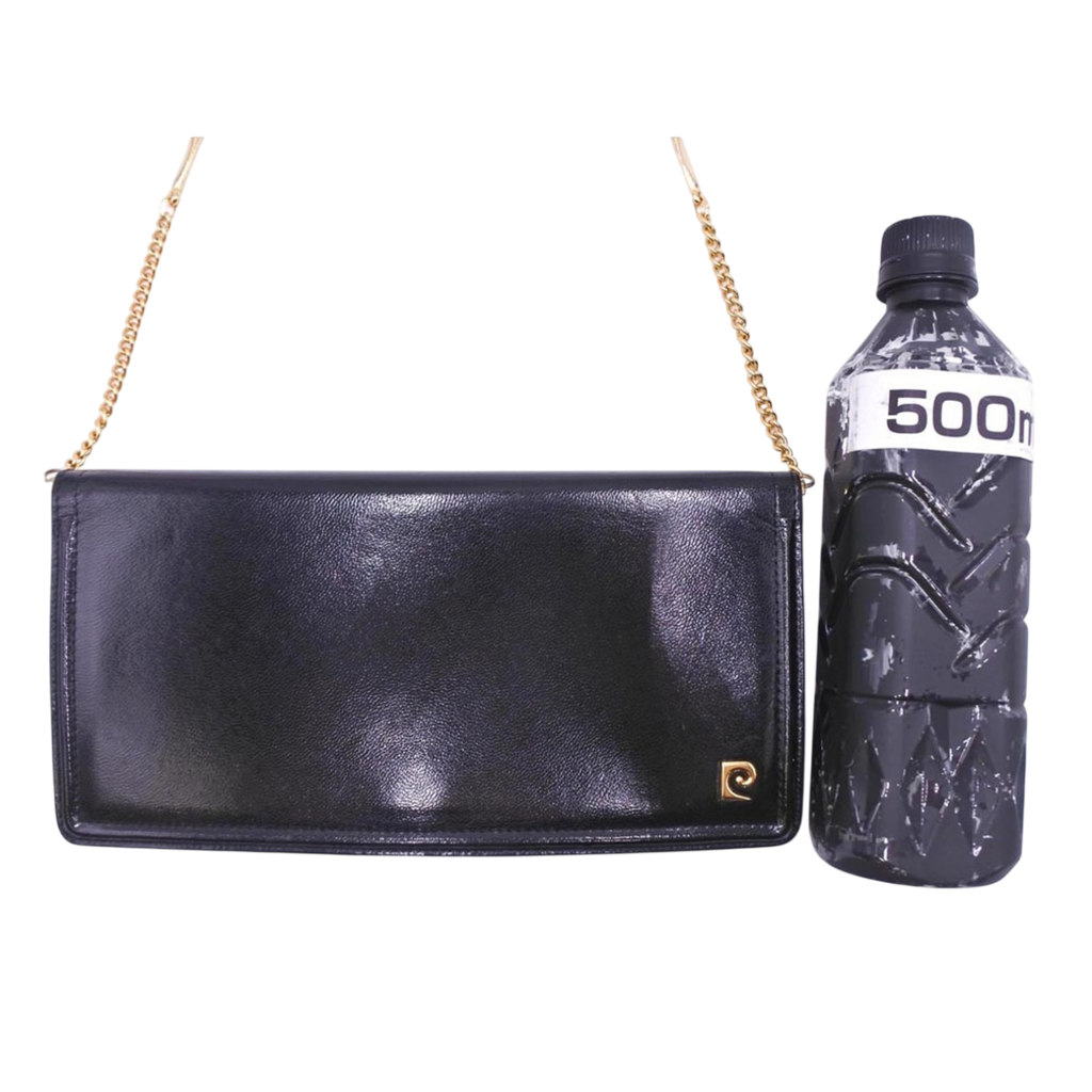 PIERRE CARDIN Pochette soirée cuir noir lisse chaîne dorée logo PC
