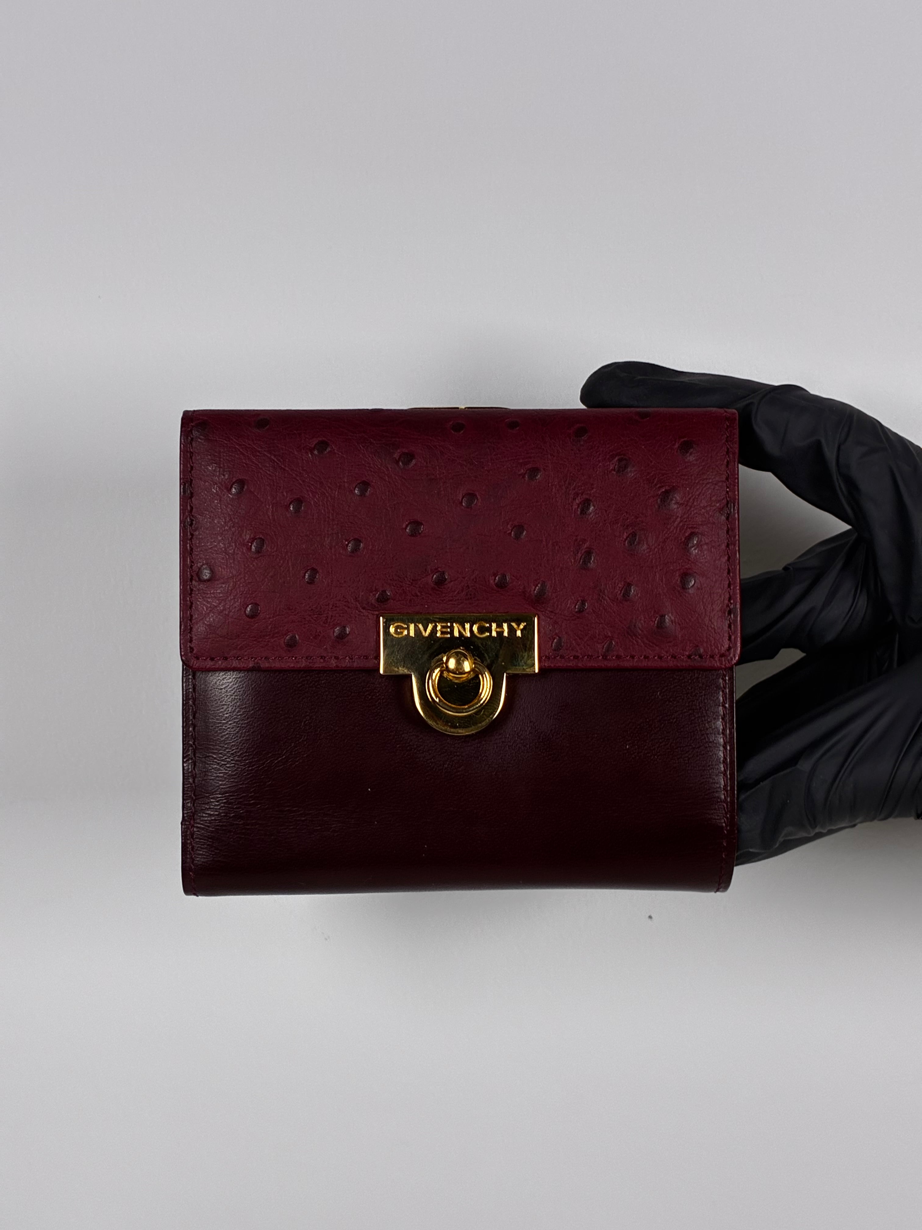 Givenchy Porte-Monnaie Maroquinerie en cuir d'autruche bordeaux