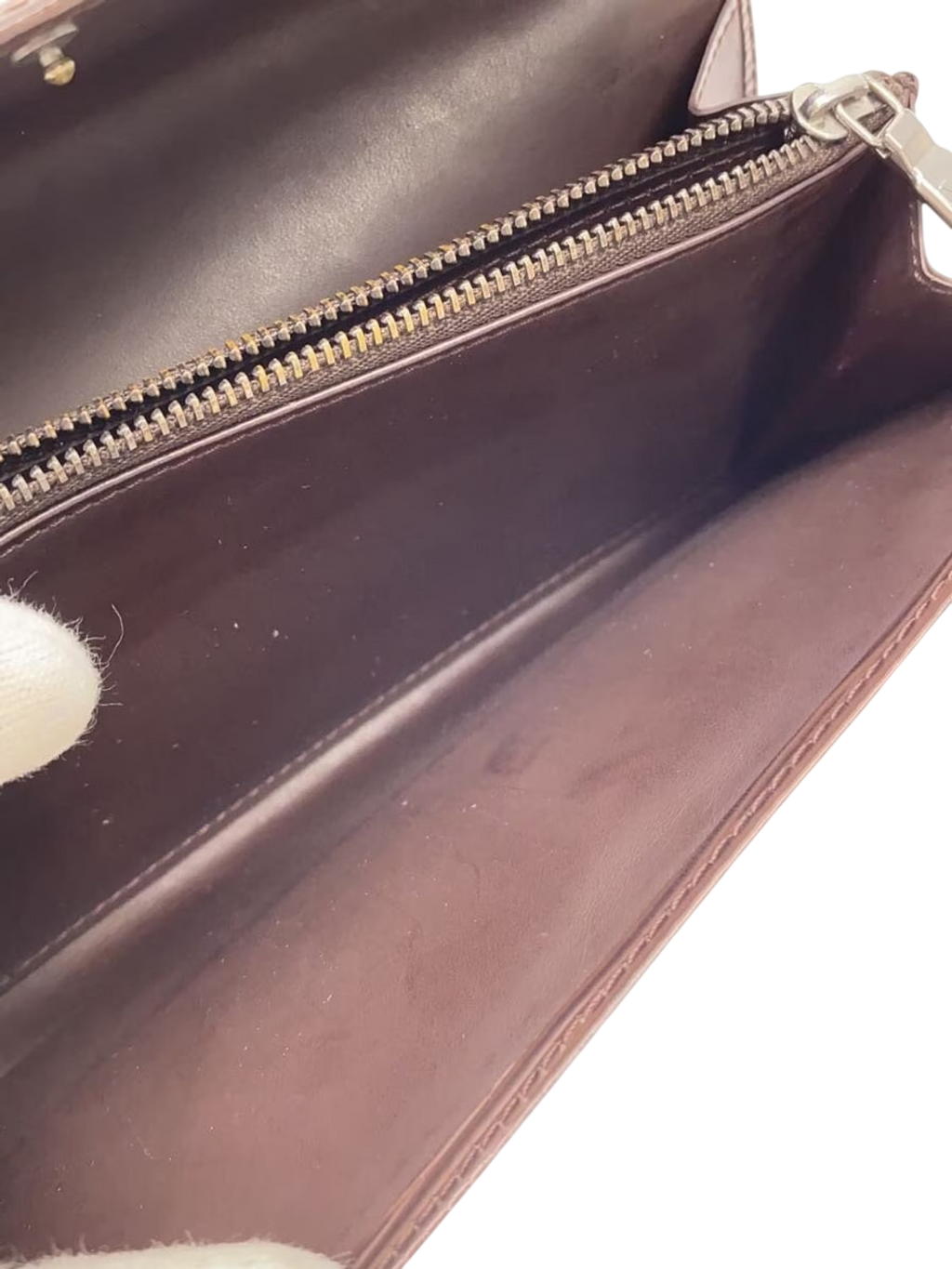 LOUIS VUITTON Portefeuille long Sarah cuir Épi marron quincaillerie dorée
