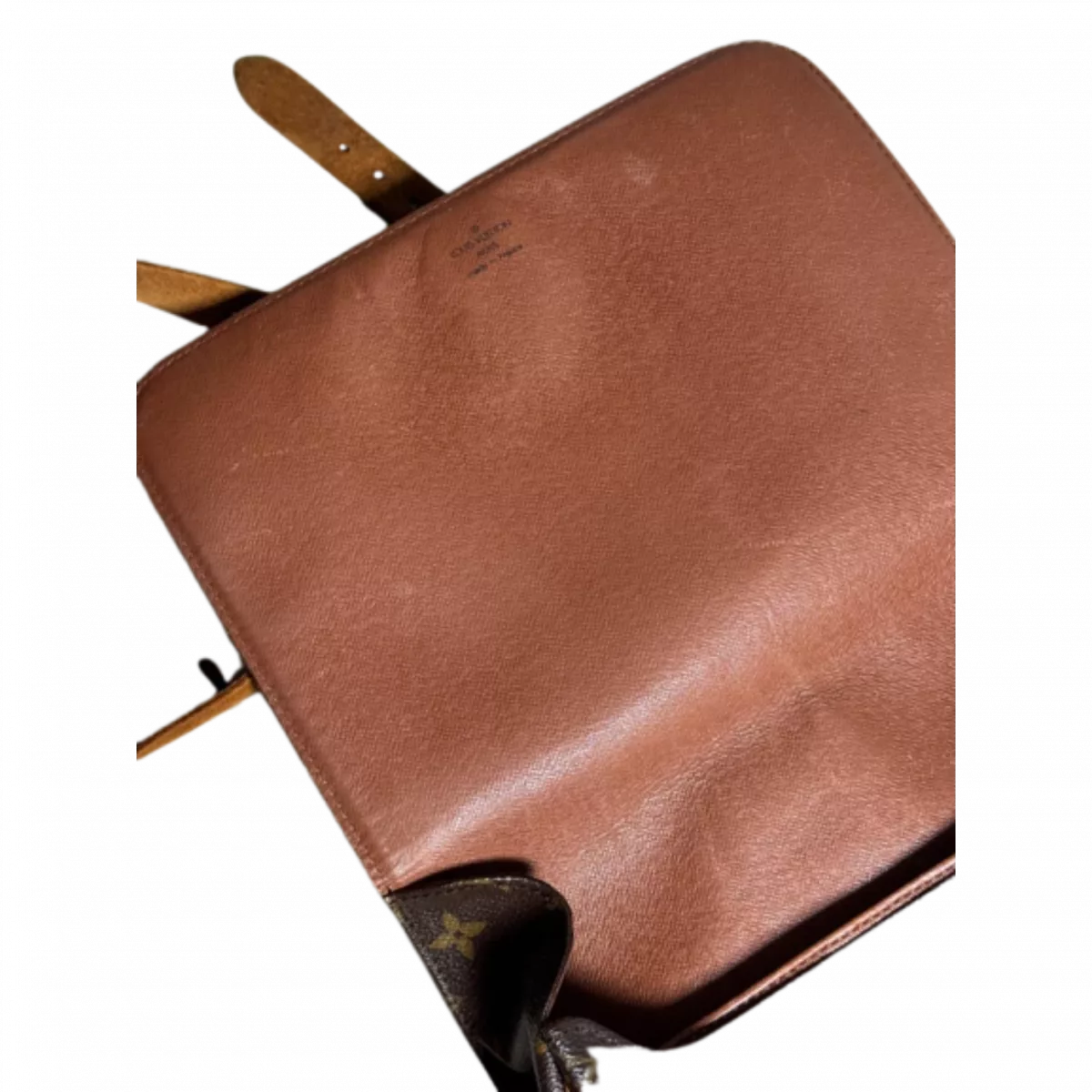 LOUIS VUITTON Cartouchière MM besace à rabat, boucle frontale, bandoulière ajustable