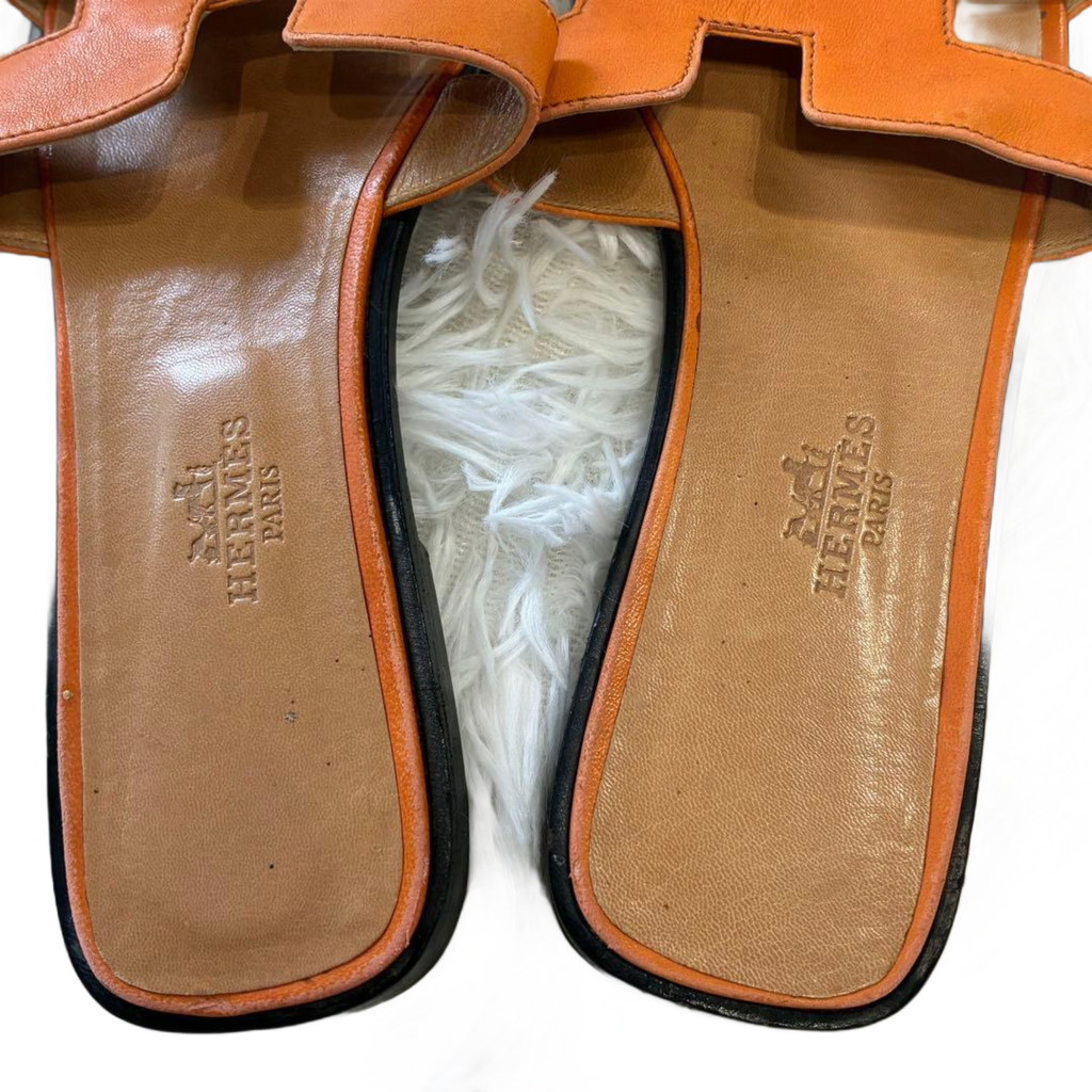 HERMÈS Sandales en cuir Oran à logo H, pointure 38, orange