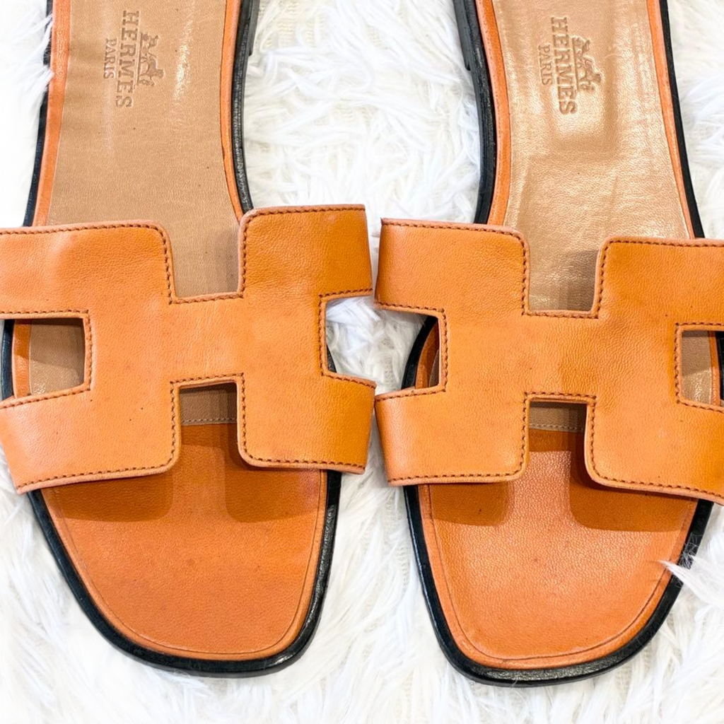 HERMÈS Sandales en cuir Oran à logo H, pointure 38, orange