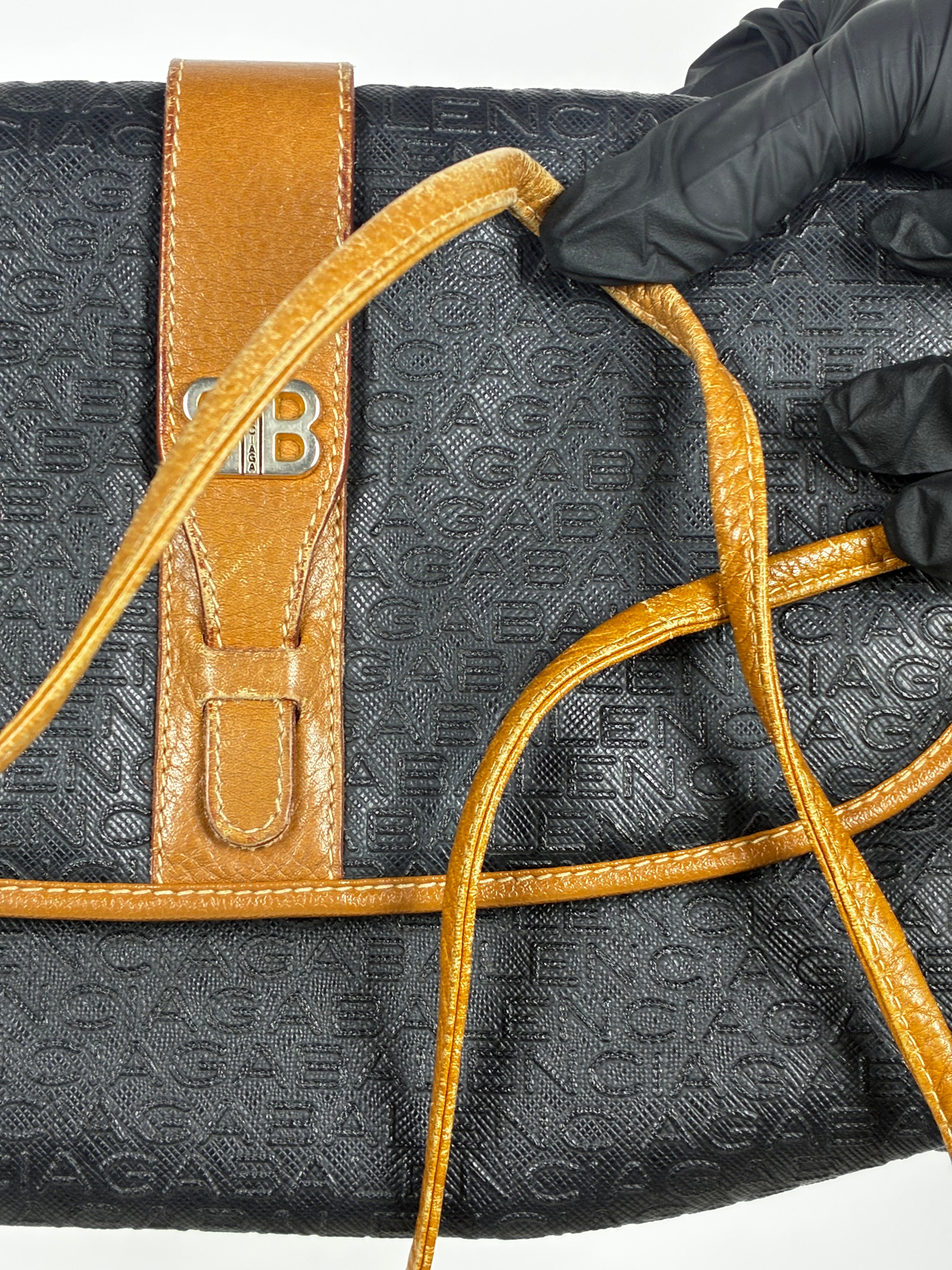 Balenciaga sacoche vintage au logo papillon