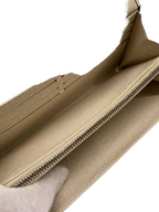 LOUIS VUITTON Portefeuille long Sarah cuir Épi beige quincaillerie dorée