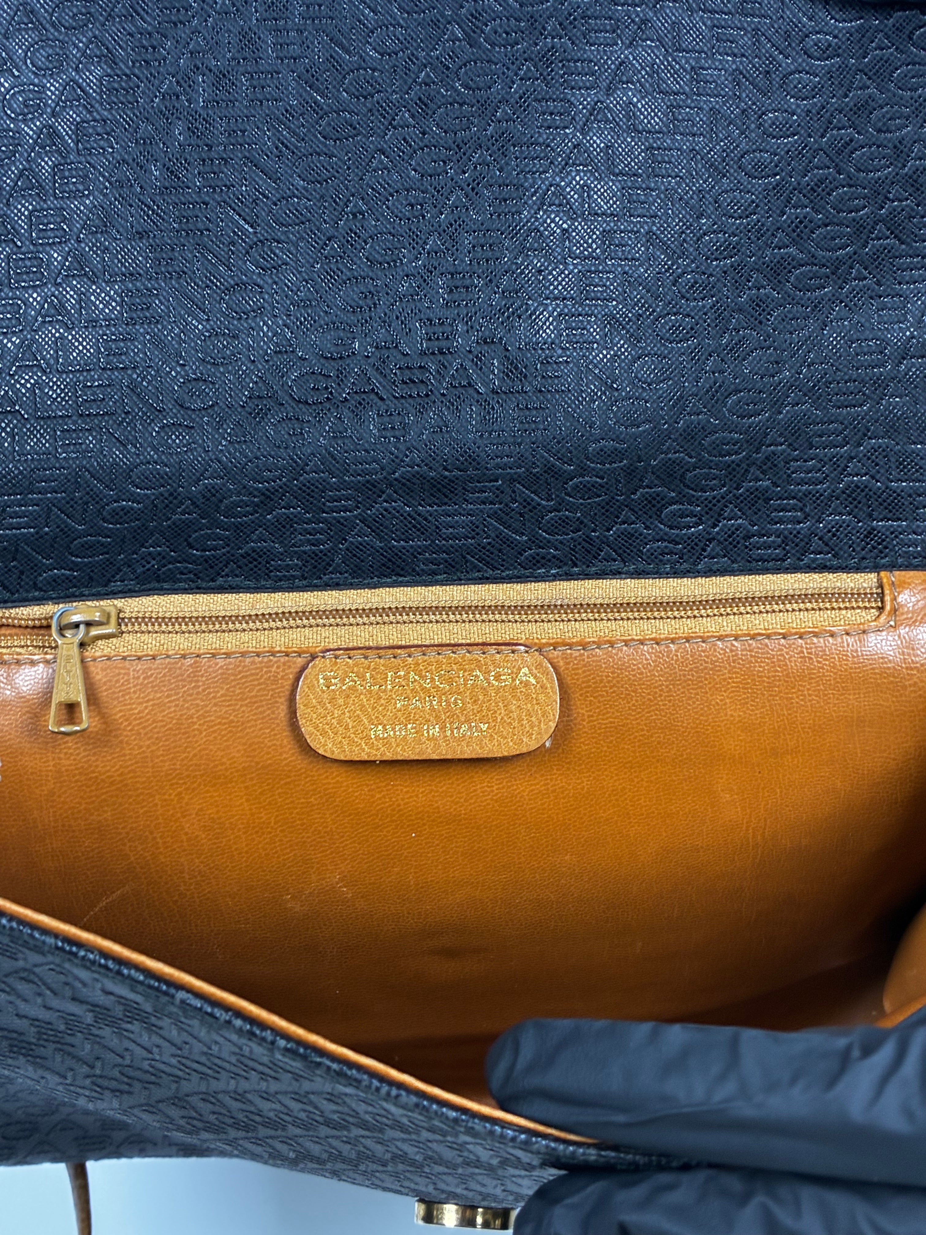 Balenciaga sacoche vintage au logo papillon