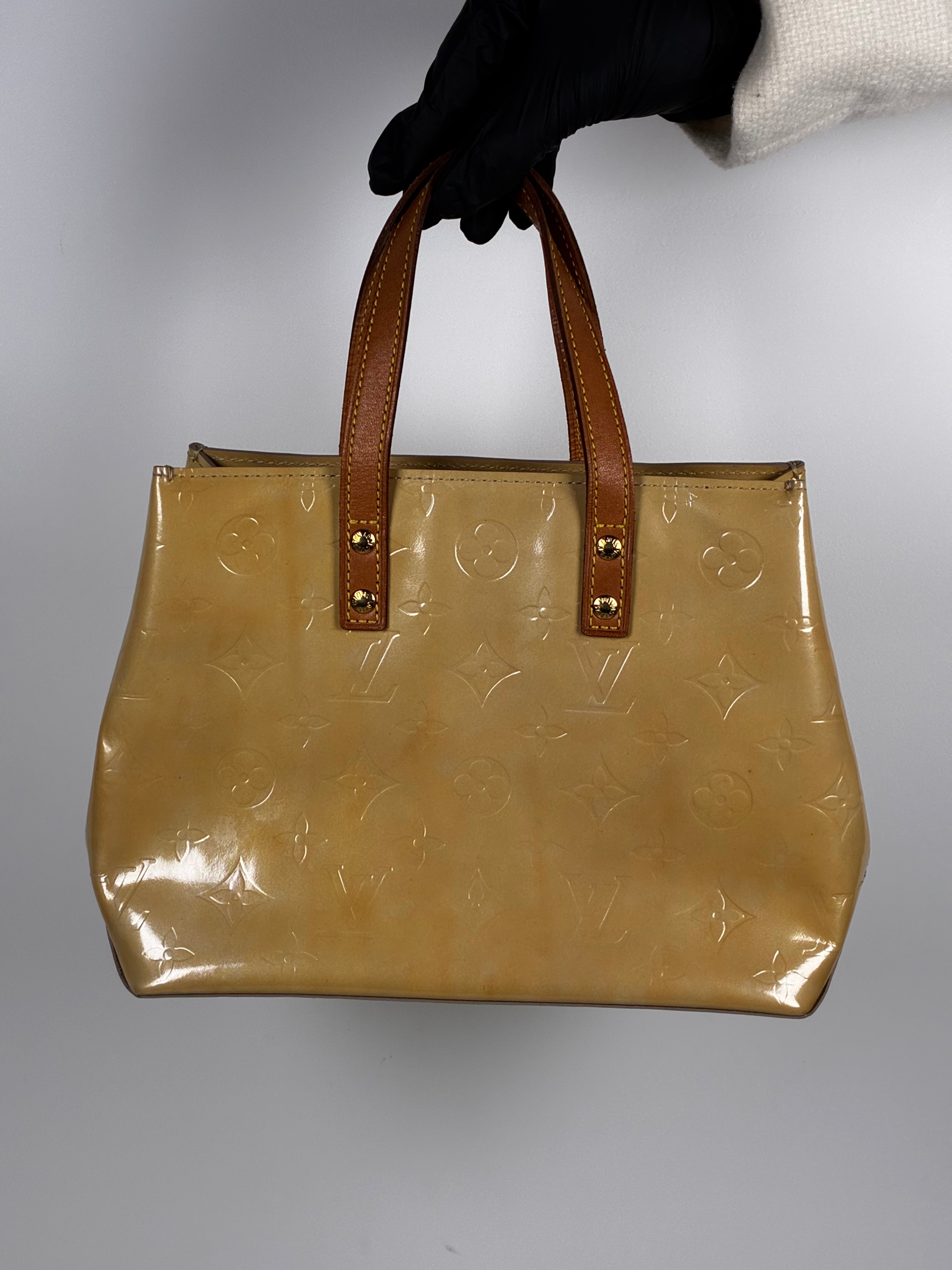 Louis Vuitton sac Alma PM en cuir vernis beige