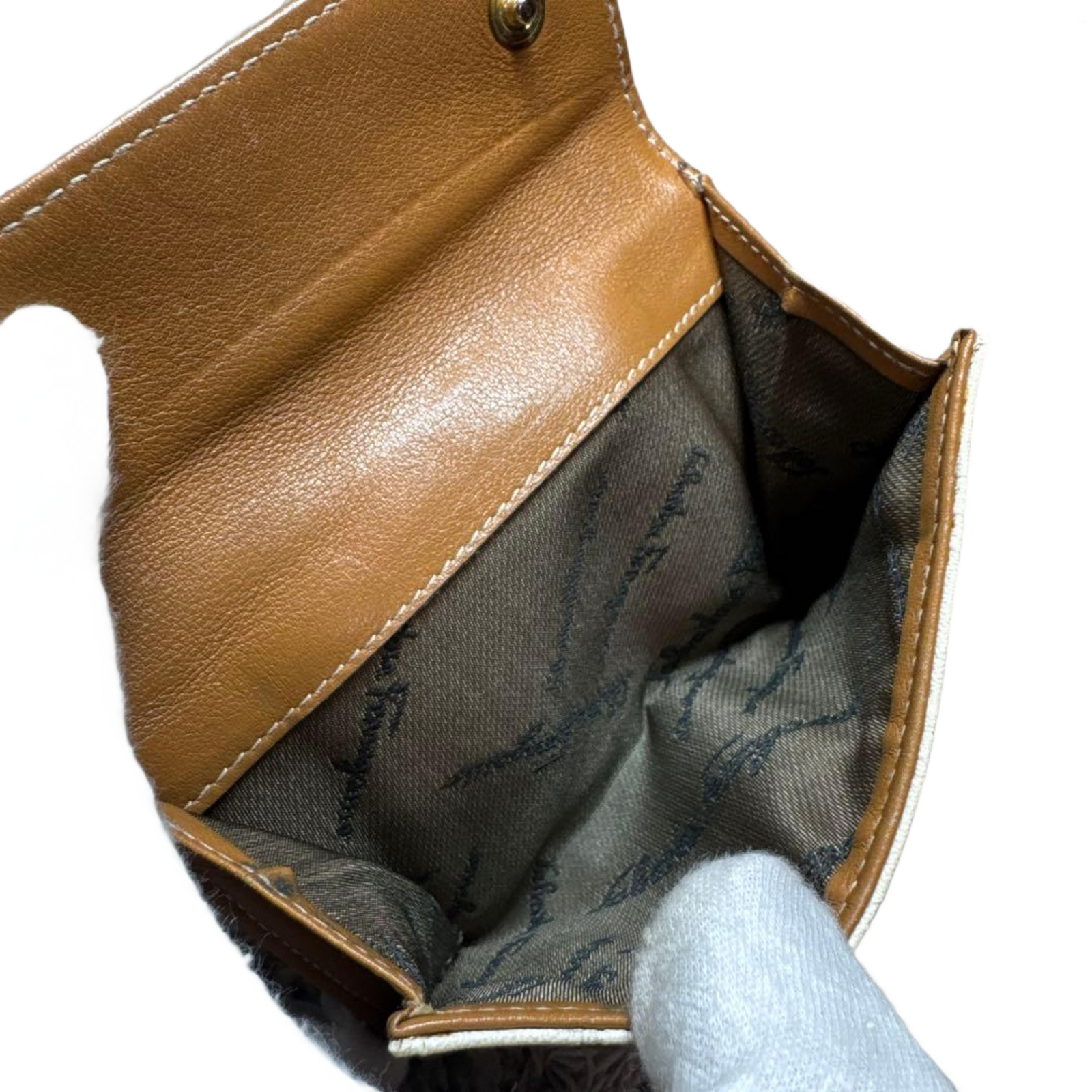 FERRAGAMO Portefeuille blanc à deux volets en relief