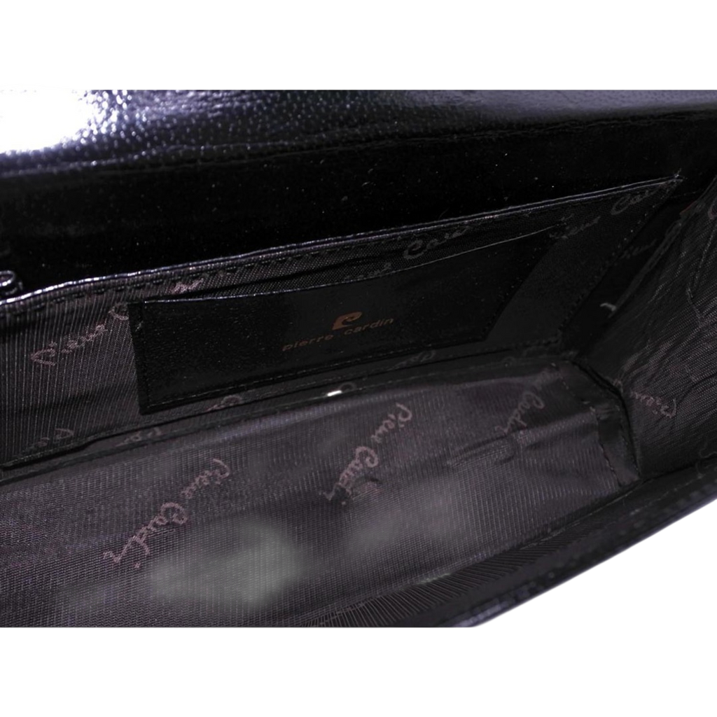 PIERRE CARDIN Pochette soirée cuir noir lisse chaîne dorée logo PC
