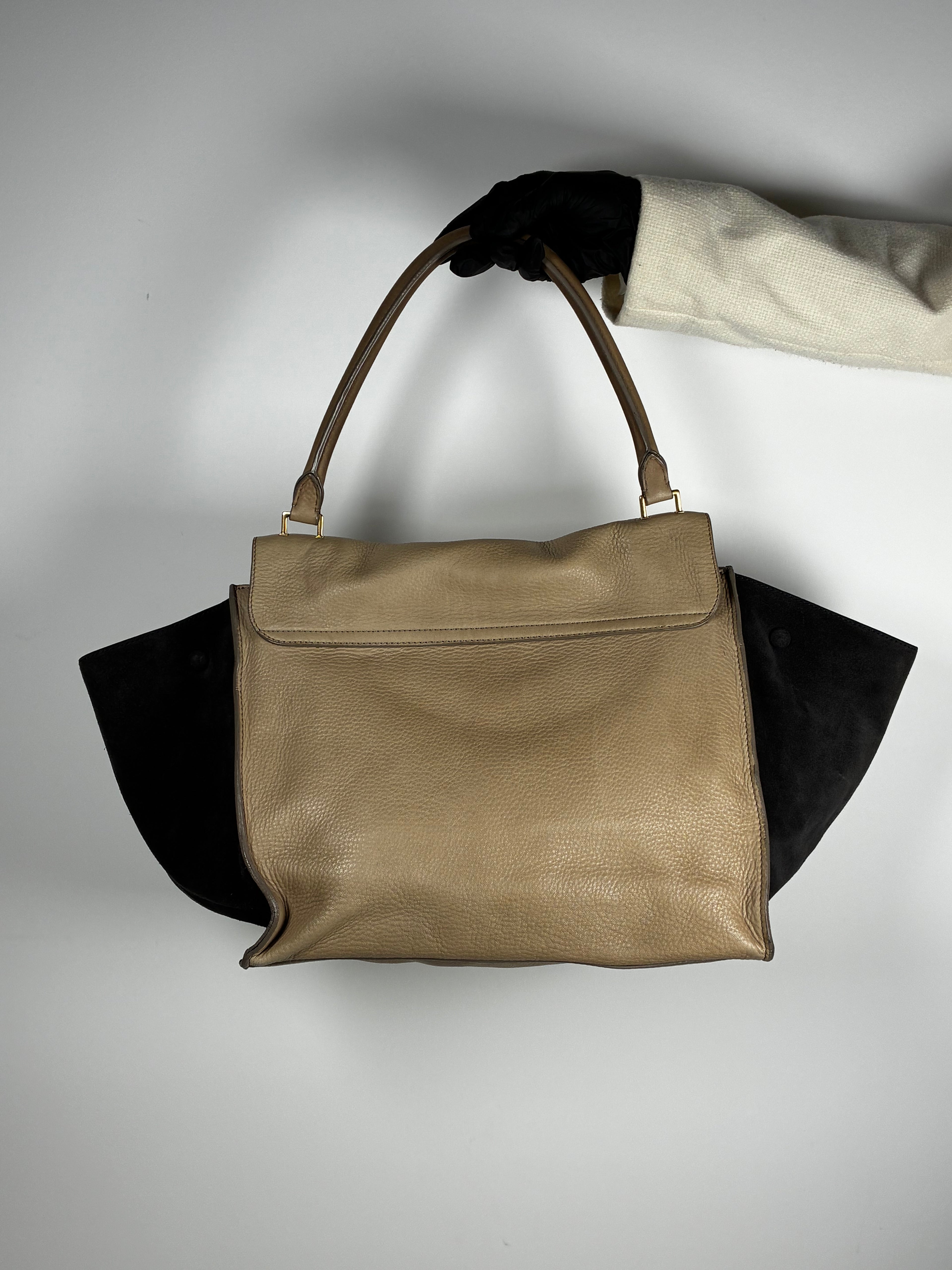 Céline Sac Trapèze en cuir grainé taupe et daim noir