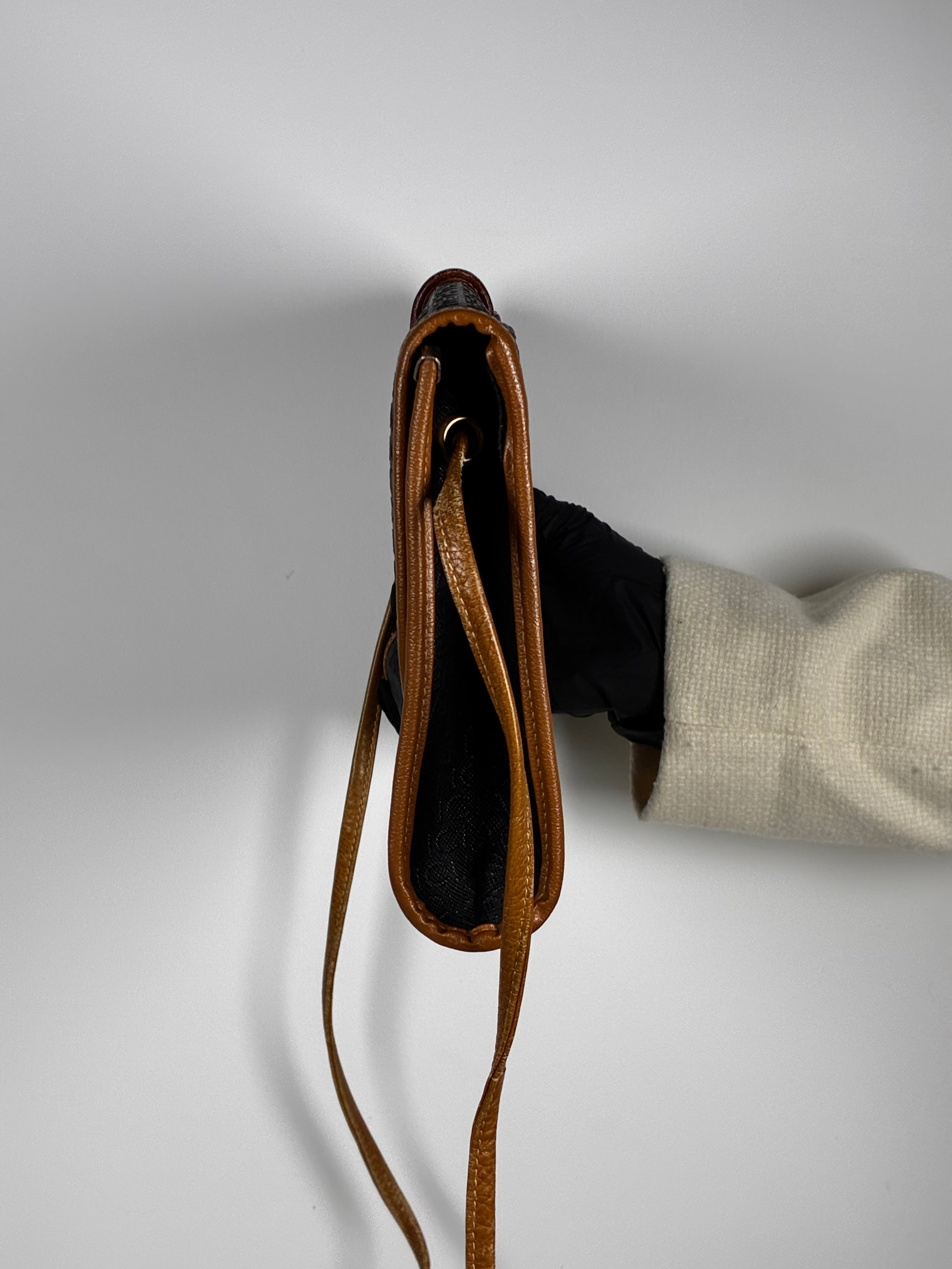 Balenciaga sacoche vintage au logo papillon