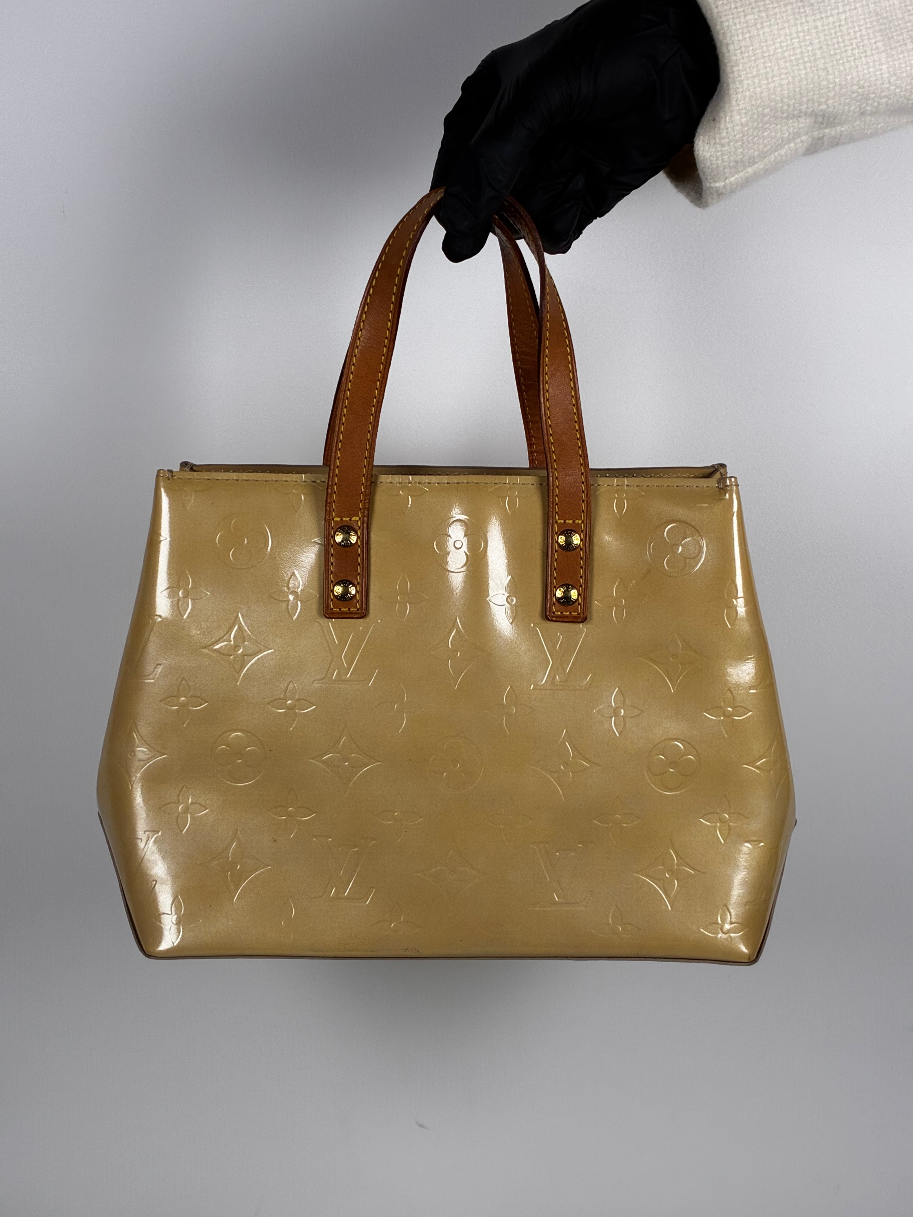 Louis Vuitton sac Alma PM en cuir vernis beige
