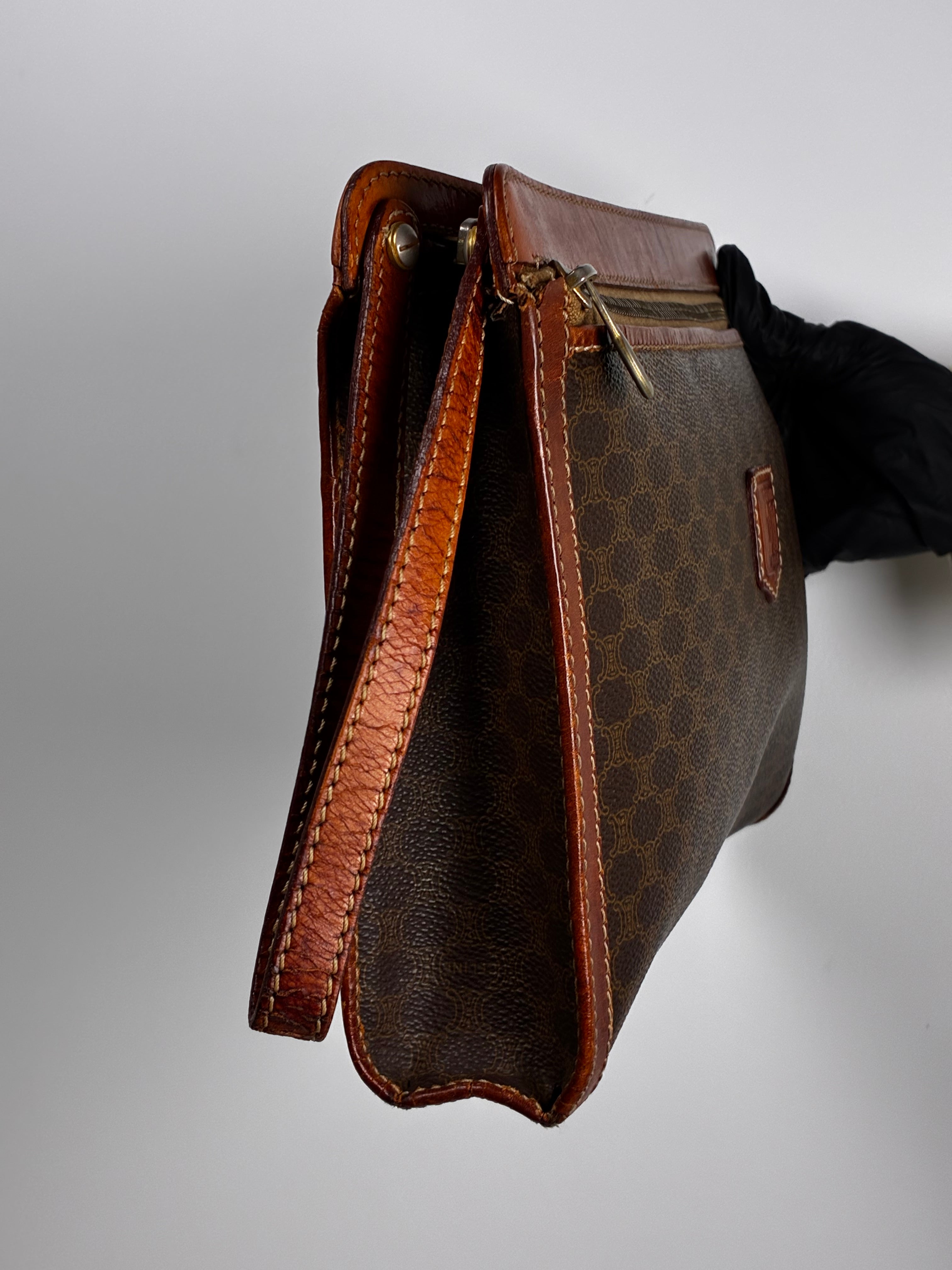 Céline Pochette Macadam en toile monogramme brun et cuir cognac