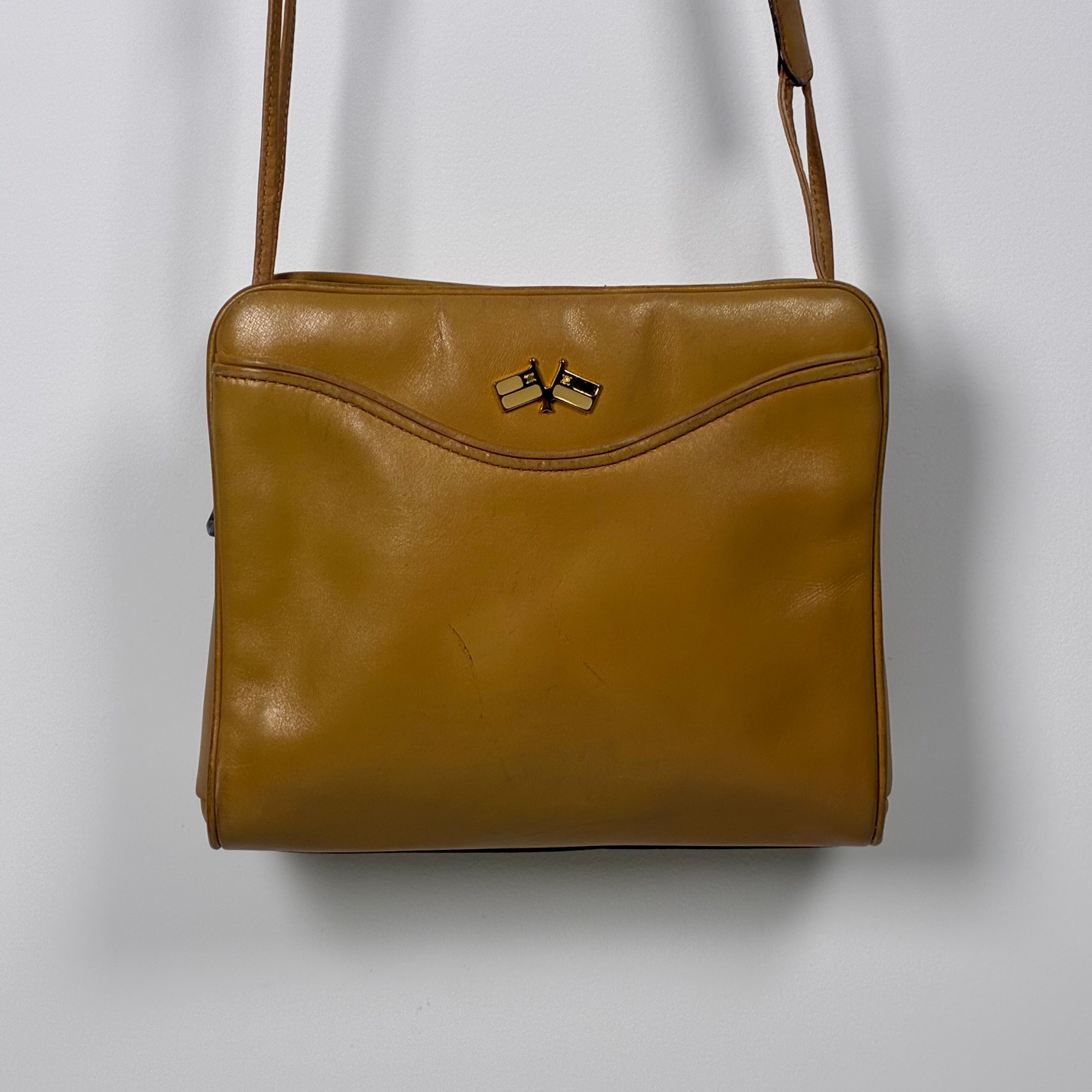 Céline Sac Bandoulière Triomphe Flag en cuir camel