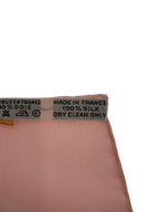 HERMÈS Paris Carré de soie 90x90 Brides de Gala rose saumon fond blanc