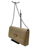 SALVATORE FERRAGAMO Sac pochette chaîne cuir saffiano beige nœud Vara