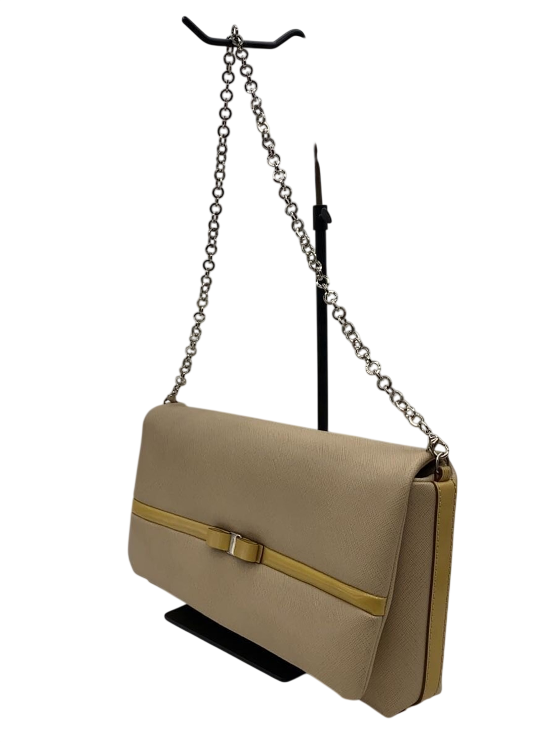 SALVATORE FERRAGAMO Sac pochette chaîne cuir saffiano beige nœud Vara