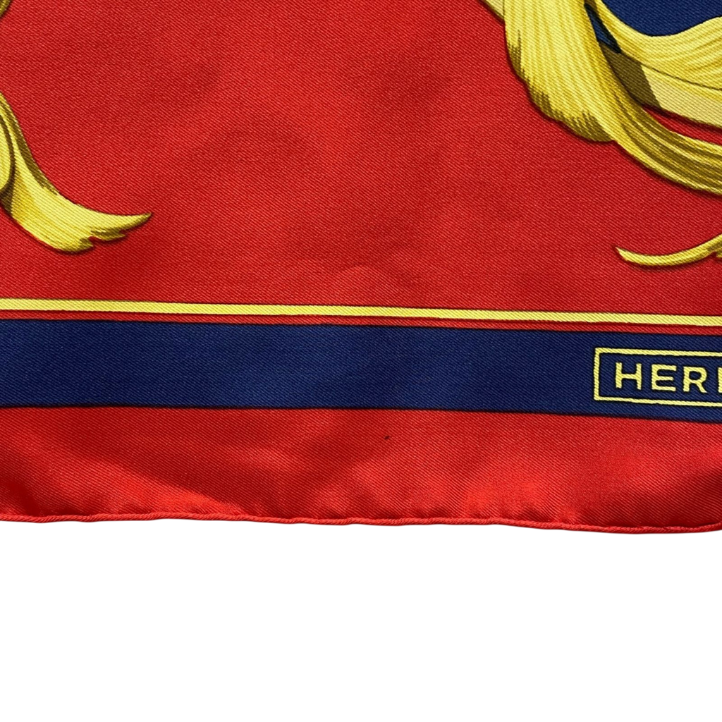 HERMÈS Paris Carré de soie 90x90 couronnes royales rouge marine or