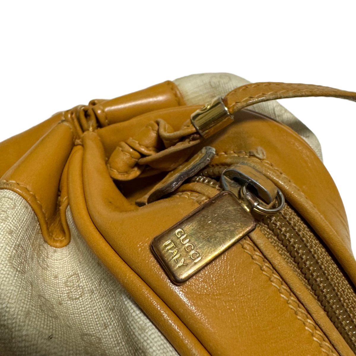 GUCCI Sac bandoulière rond Gucci micro-monogramme GG blanc/beige cuir camel