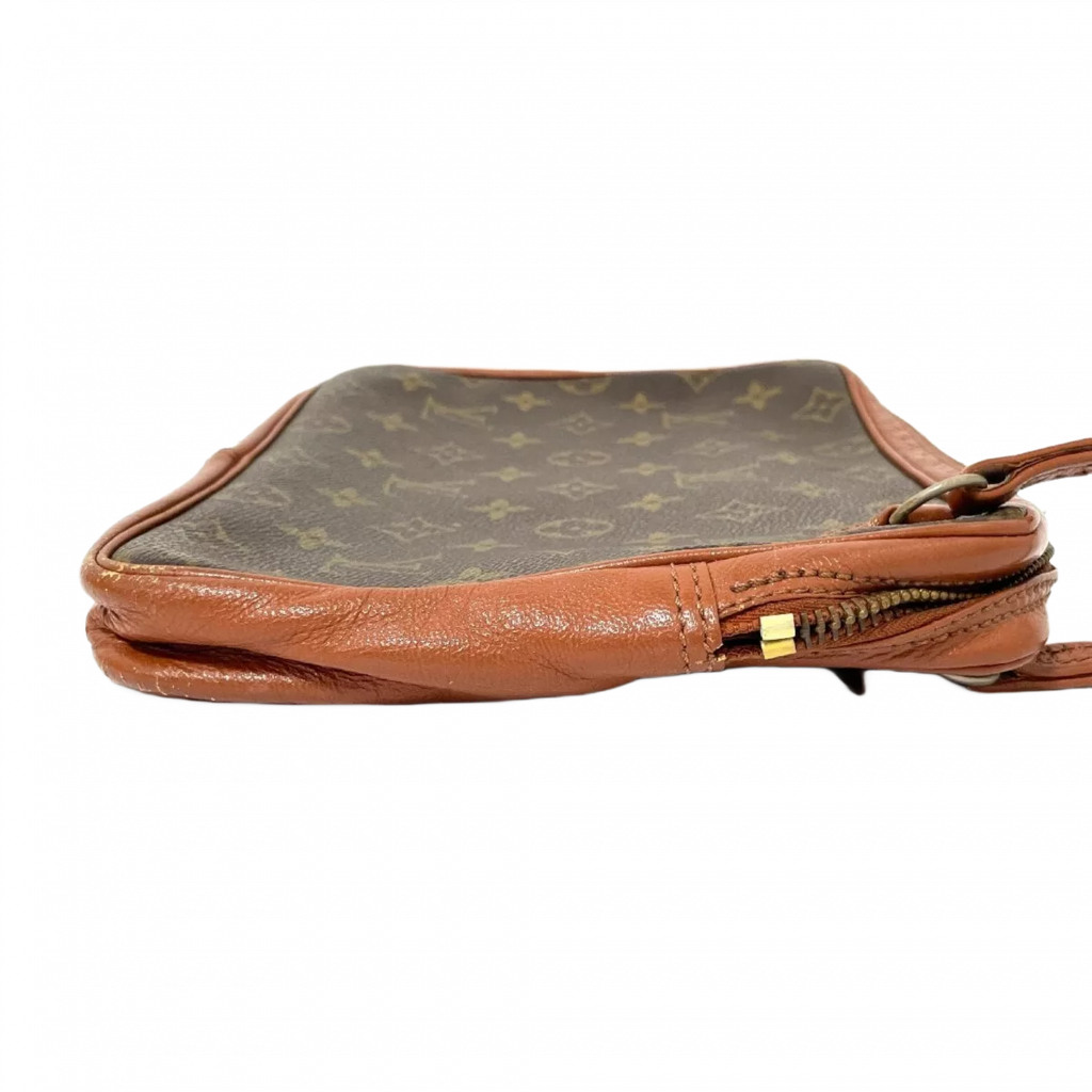 LOUIS VUITTON Pochette monogrammé & dragonne Louis vuitton