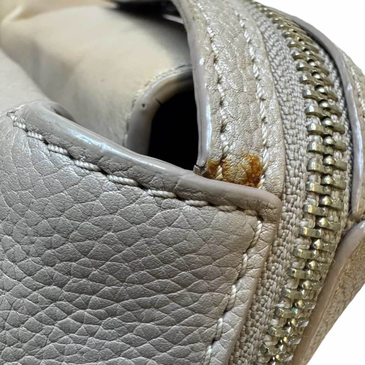 TORY BURCH Sac beige avec bandoulière et logo argenté
