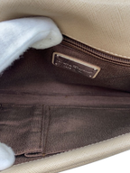 SALVATORE FERRAGAMO Sac pochette chaîne cuir saffiano beige nœud Vara
