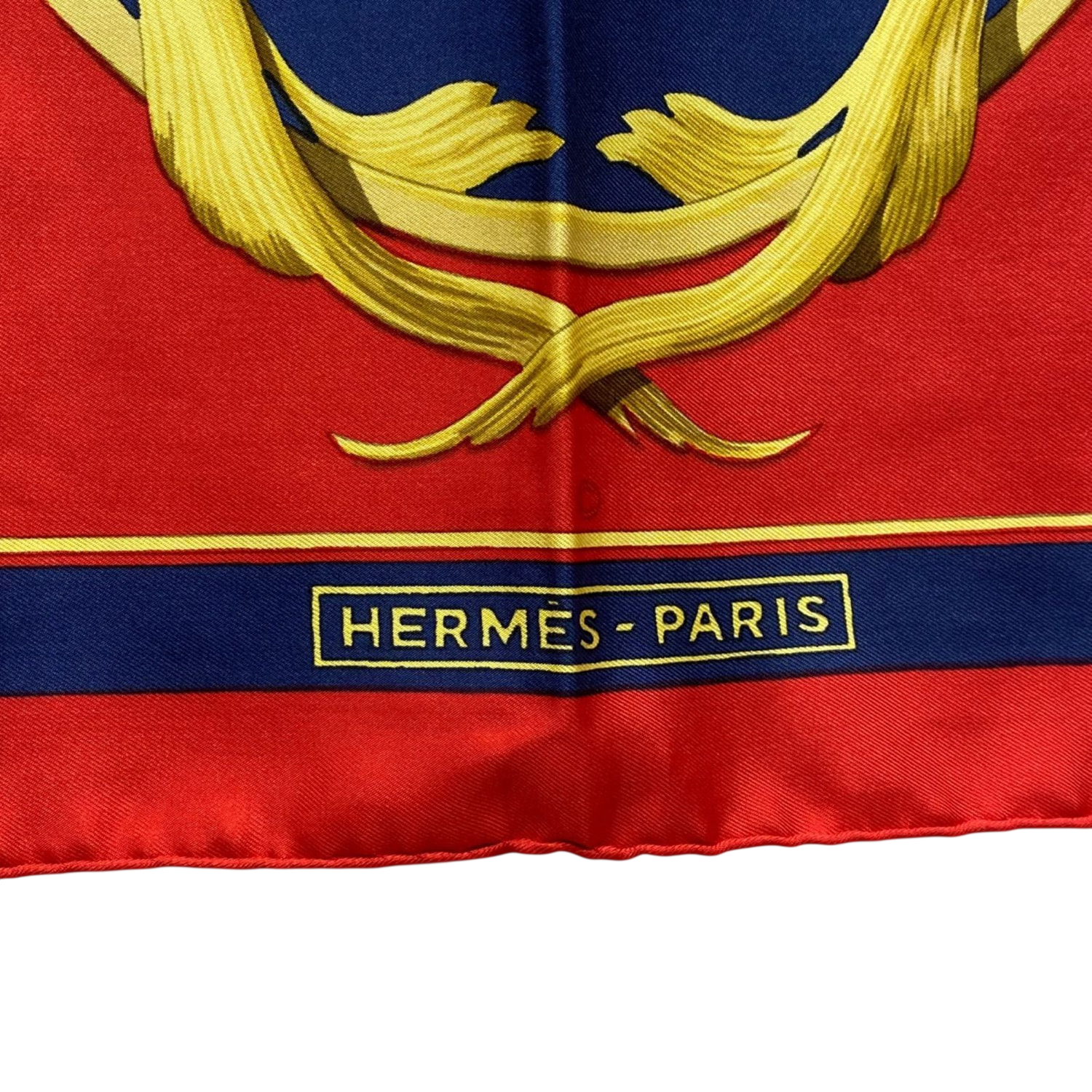 HERMÈS Paris Carré de soie 90x90 couronnes royales rouge marine or