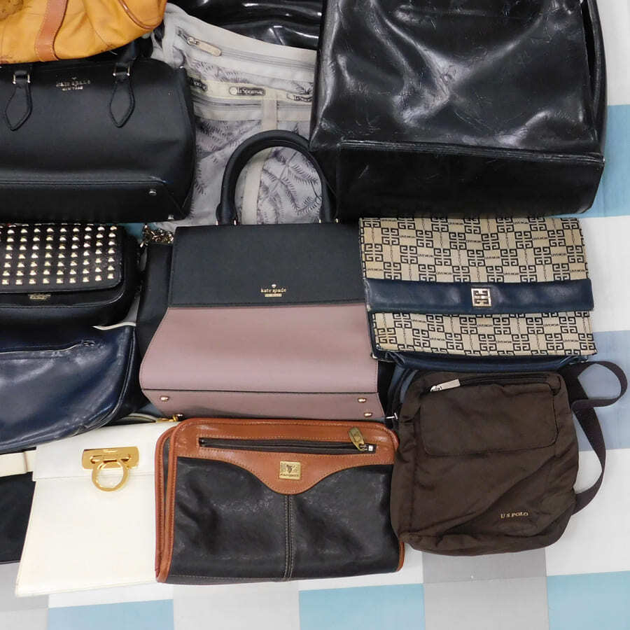 MULTI-MARQUES LOTX19 sacs Givenchy, Kate Spade, Prima Classe à l'unité vu en live