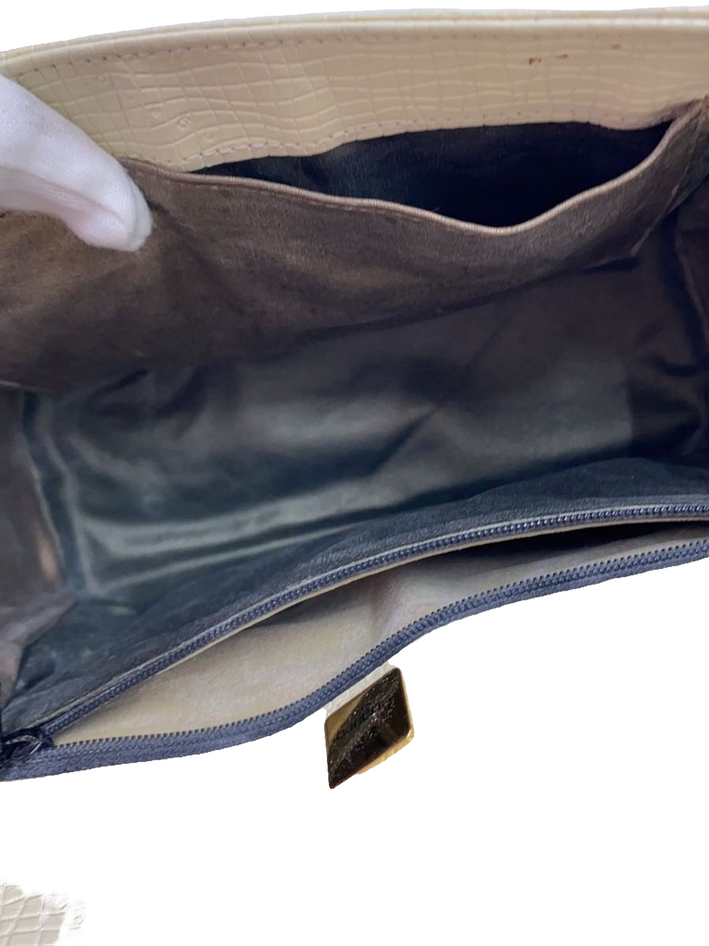 UNGARO Sac bandoulière cuir grainé crème fermoir cœur doré