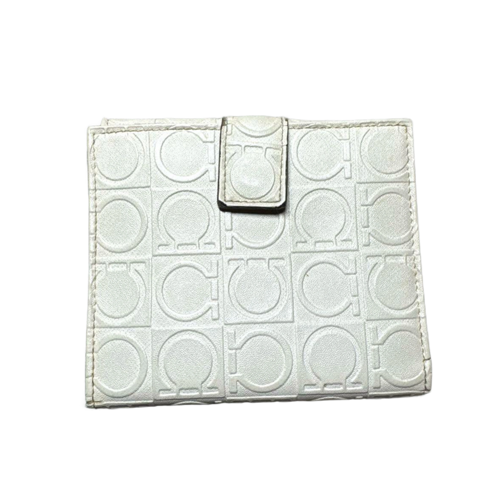FERRAGAMO Portefeuille blanc à deux volets en relief