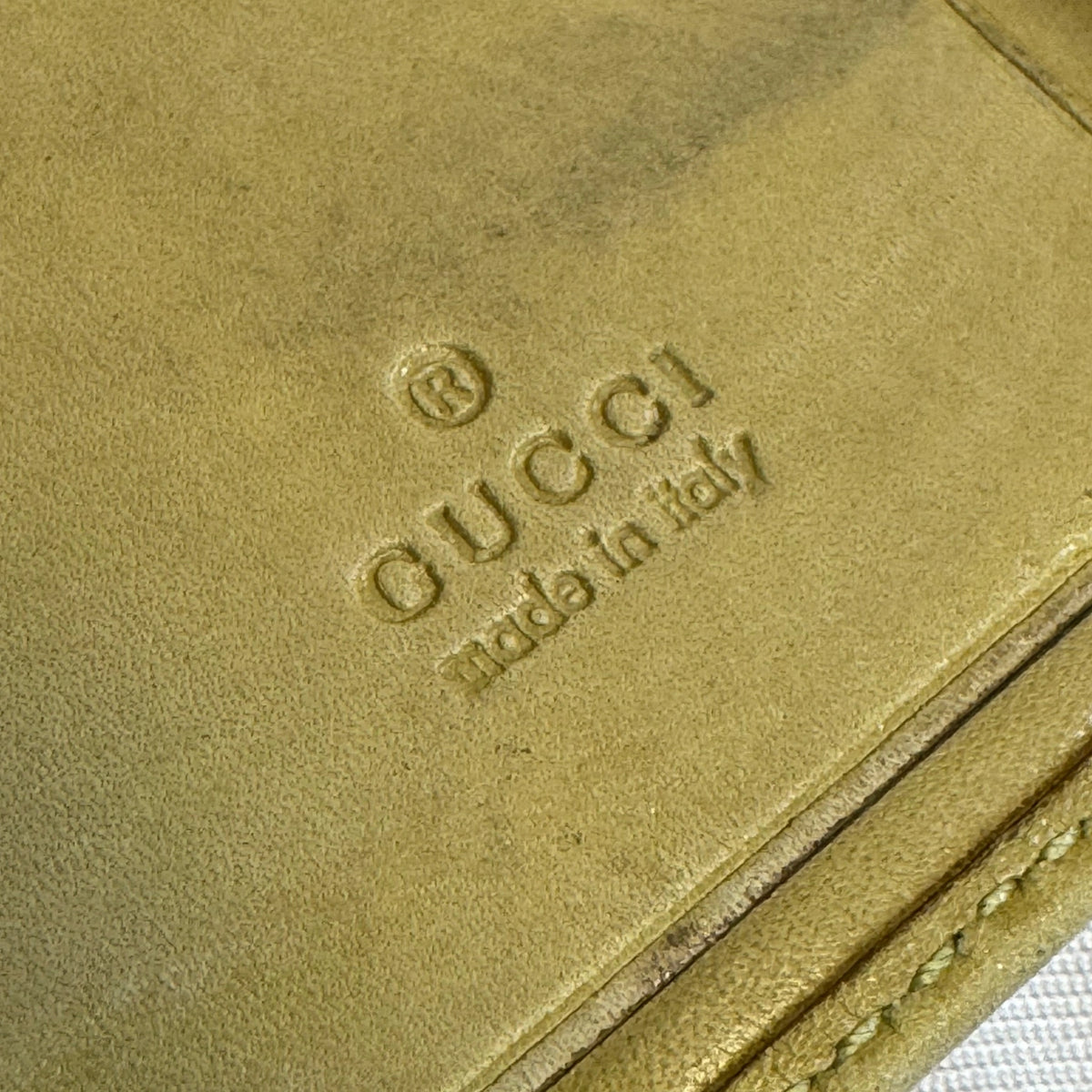GUCCI Porte-clé Gucci monogrammé Gucci et cuir jaune moutarde