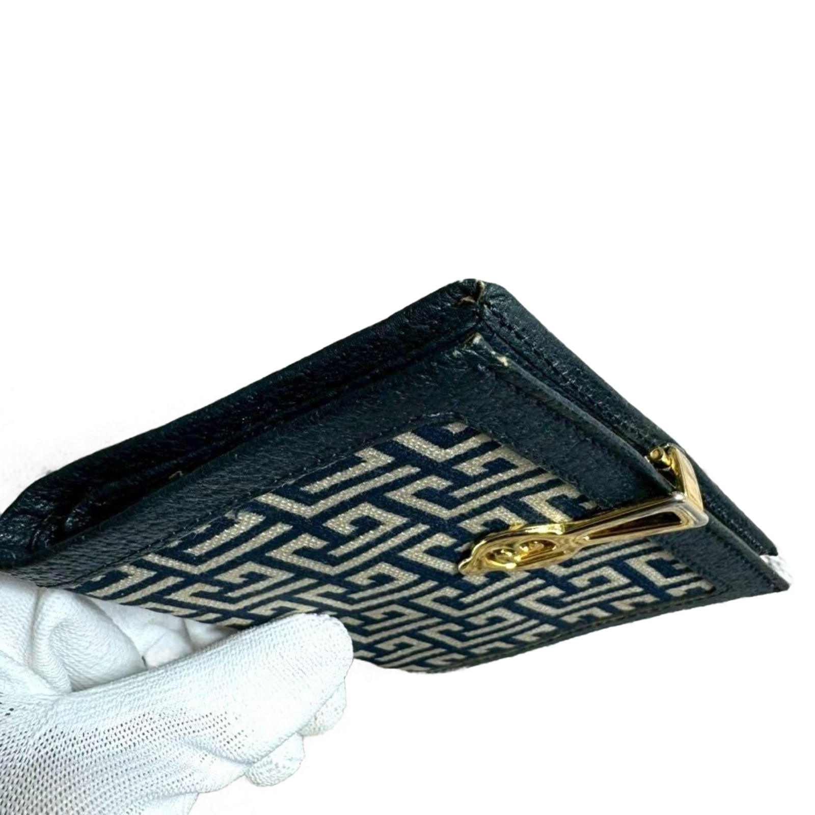 PIERRE BALMAIN Portefeuille à deux volets, orné d'un motif intégral et de finitions dorées