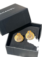 CHANEL Boucles d'oreilles clips or CC strass cristal avec boîte
